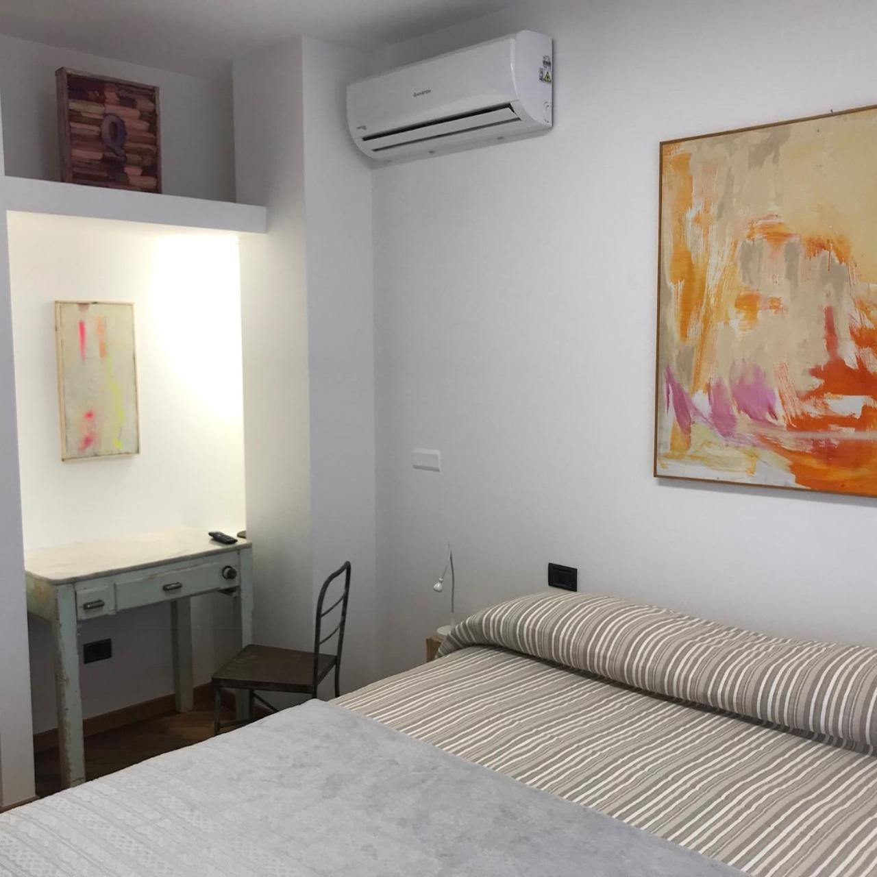 Camere Delle Rose, Milan